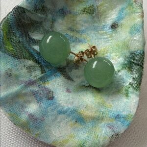 Jade and yellow( 14k) gold stud earrings